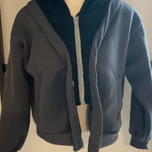 Black and gray hoodie/cardigan with pockets - Picture 3 of 9